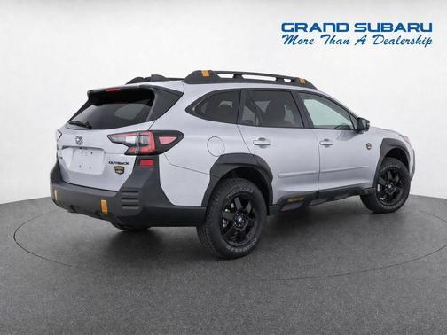 Ice Silver Metallic 2024 Subaru Outback Wilderness