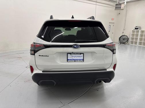 Crystal White Pearl 2026 Subaru Forester Limited