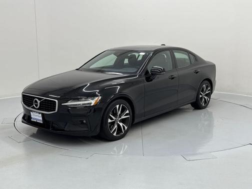2019 Volvo S60 T5 R-Design