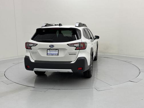 2025 Subaru Outback Touring XT