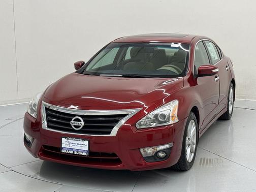 Cayenne Red Pearl 2015 Nissan Altima 2.5 SV