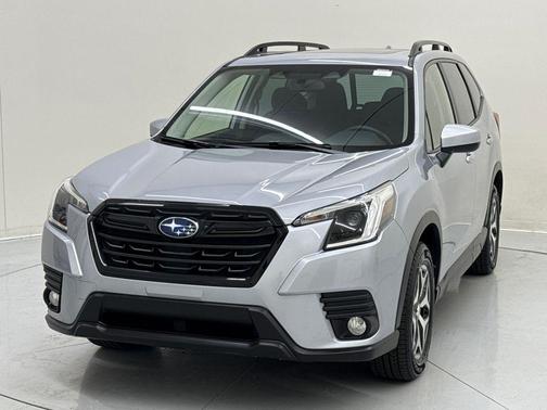 Ice Silver Metallic 2023 Subaru Forester Premium