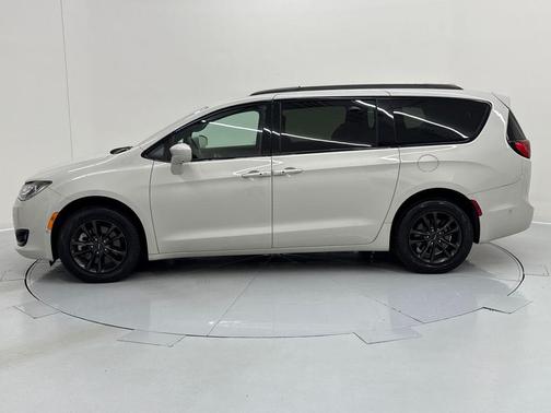 2020 Chrysler Pacifica L