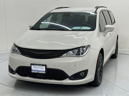 2020 Chrysler Pacifica L