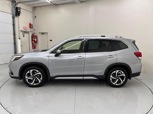 Ice Silver Metallic 2023 Subaru Forester Touring