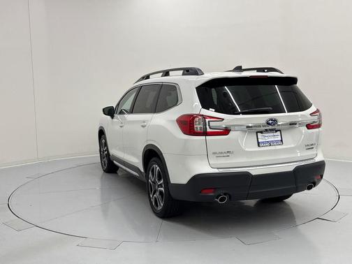 Crystal White Pearl 2026 Subaru Ascent Limited 7-Passenger