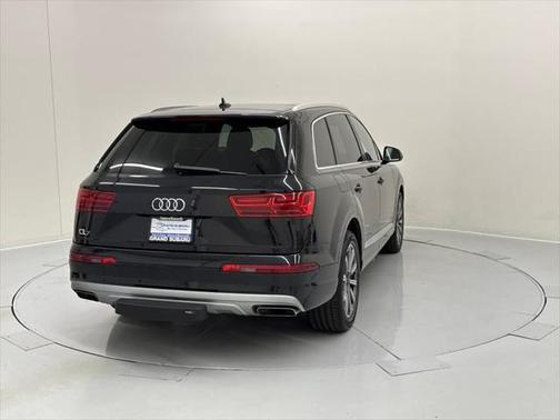 2019 Audi Q7 45 Premium Plus