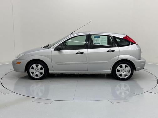 CD Silver Clearcoat 2002 Ford Focus ZX5