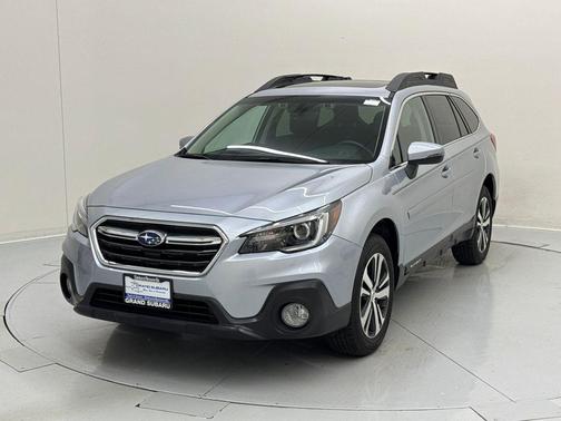 Ice Silver Metallic 2018 Subaru Outback 2.5i Limited