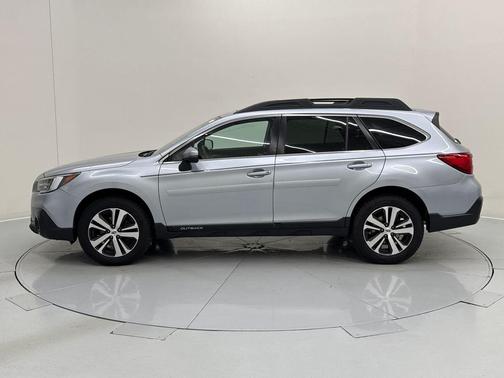 Ice Silver Metallic 2018 Subaru Outback 2.5i Limited