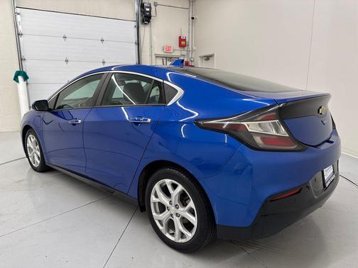 Kinetic Blue Metallic 2018 Chevrolet Volt Premier