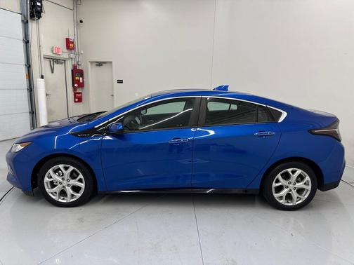 Kinetic Blue Metallic 2018 Chevrolet Volt Premier