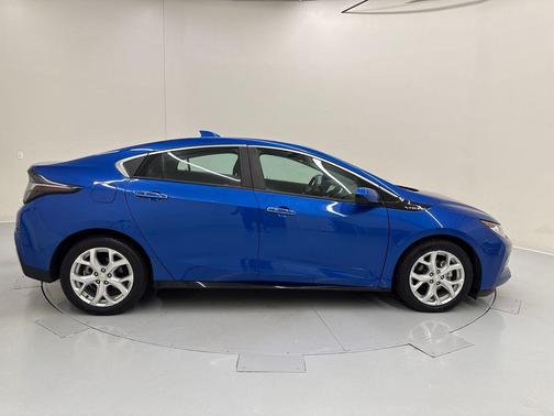 Kinetic Blue Metallic 2018 Chevrolet Volt Premier