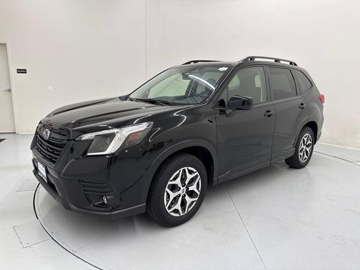 Crystal Black Silica 2024 Subaru Forester Premium