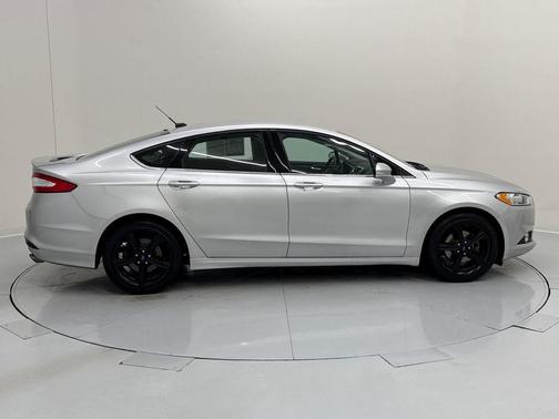 Ingot Silver 2016 Ford Fusion SE