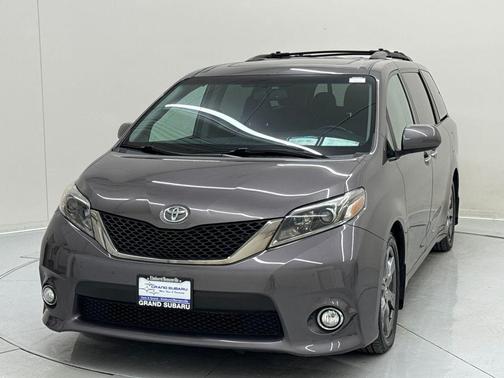 2017 Toyota Sienna SE Premium