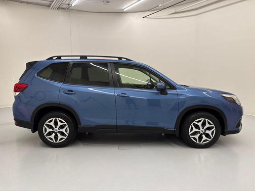 Horizon Blue 2024 Subaru Forester Premium