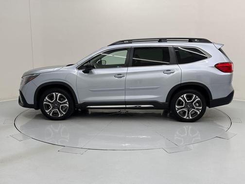Ice Silver Metallic 2024 Subaru Ascent Limited 8-Passenger