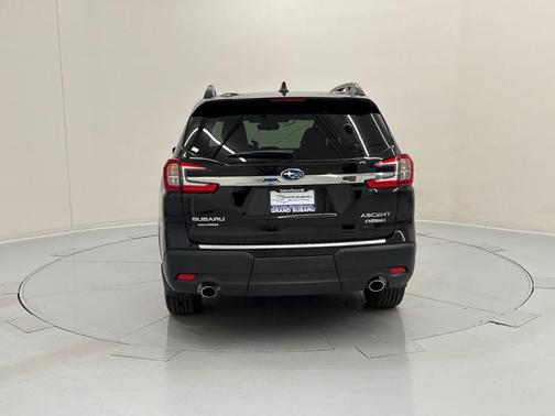 2025 Subaru Ascent Touring 7-Passenger