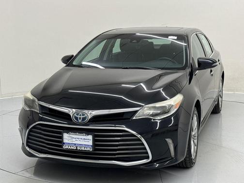 Midnight Black Metallic 2018 Toyota Avalon Hybrid Limited