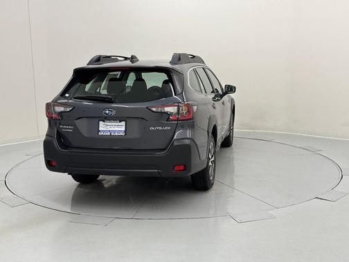 2025 Subaru Outback Base