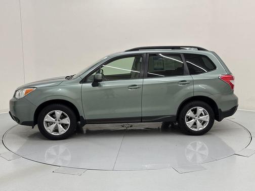 Jasmine Green Metallic 2016 Subaru Forester 2.5i Premium