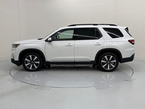 Platinum White Pearl 2025 Honda Pilot Touring 8-Passenger