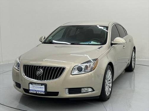 2012 Buick Regal Premium 2