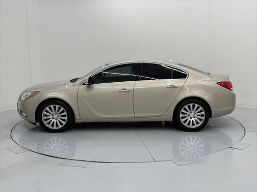 2012 Buick Regal Premium 2