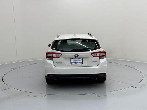 2019 Subaru Impreza 2.0i Premium