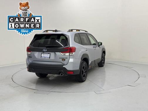 Ice Silver Metallic 2025 Subaru Forester Wilderness