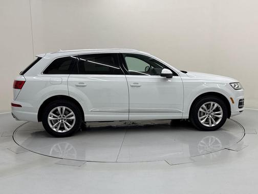 2019 Audi Q7 45 Premium