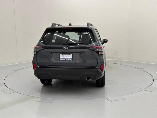 2025 Subaru Forester Base