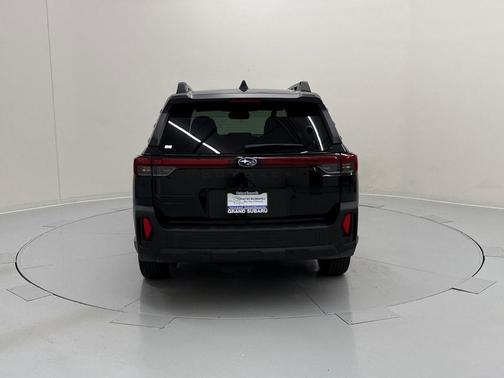 Crystal Black Silica 2026 Subaru Outback Limited
