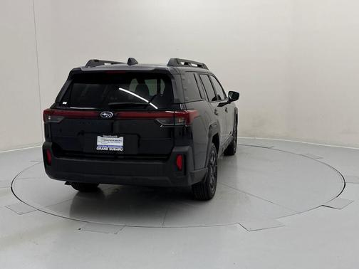 Crystal Black Silica 2026 Subaru Outback Limited