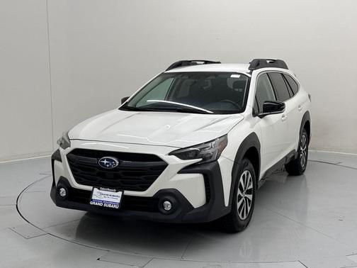 Crystal White Pearl 2023 Subaru Outback Premium