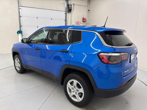 Laser Blue Pearlcoat 2022 Jeep Compass Sport