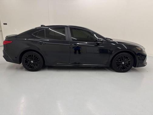 Midnight Black Metallic 2025 Toyota Camry SE