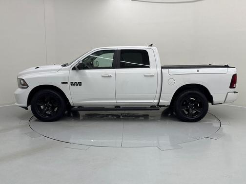2017 RAM 1500 Night Crew Cab 4x4 5'7' Box