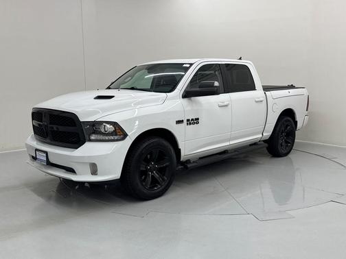 2017 RAM 1500 Night Crew Cab 4x4 5'7' Box