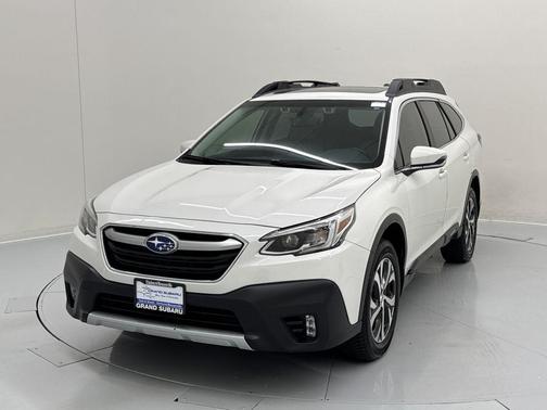 Crystal White Pearl 2021 Subaru Outback Limited XT