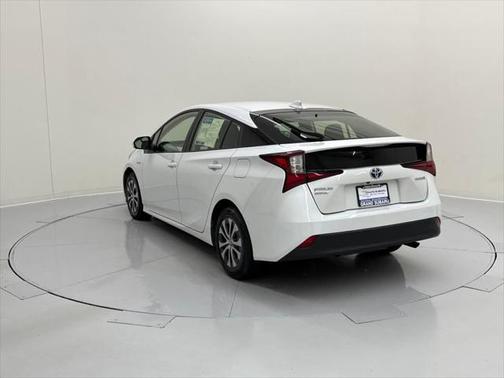 2022 Toyota Prius LE