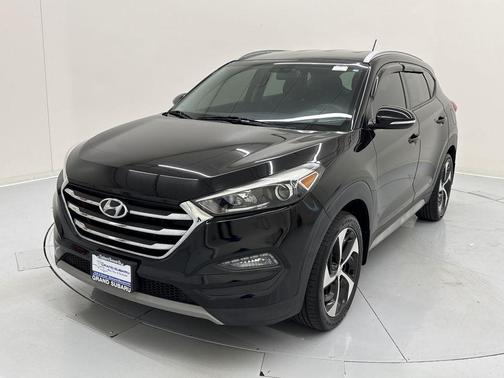 Black Noir Pearl 2017 Hyundai TUCSON Sport