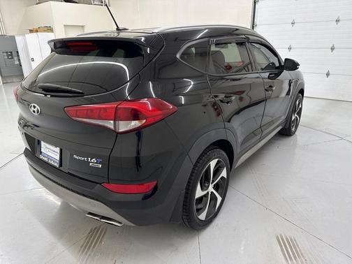 Black Noir Pearl 2017 Hyundai TUCSON Sport