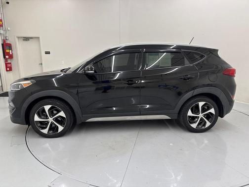Black Noir Pearl 2017 Hyundai TUCSON Sport