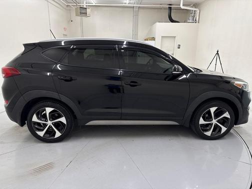Black Noir Pearl 2017 Hyundai TUCSON Sport