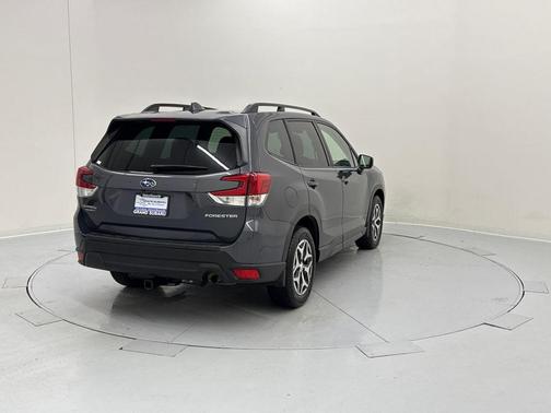 Magnetite Gray Metallic 2021 Subaru Forester Premium