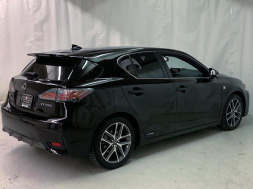 Photo 3 of 32 of 2016 Lexus CT 200h Base