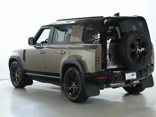 2022 Land Rover Defender 110 X-Dynamic SE