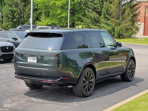 2025 Land Rover Range Rover P550e SE